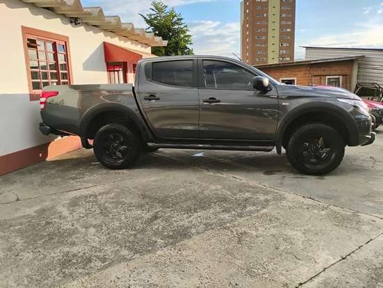 MITSUBISHI-L200 TRITON-2023