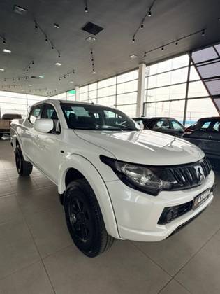 MITSUBISHI L200 TRITON 2.4 16V TURBO DIESEL SPORT GLS CD 4P 4X4 AUTOMÁTICO