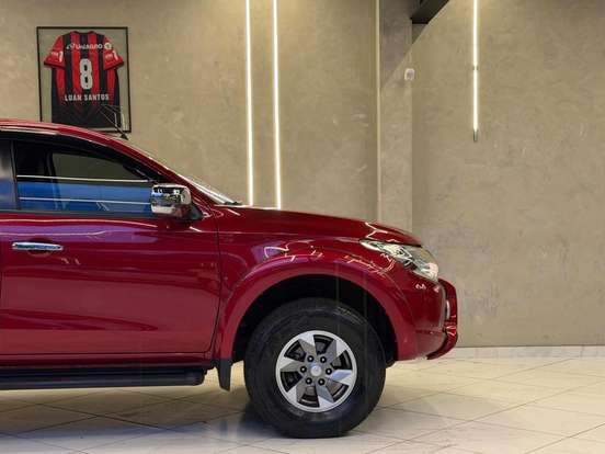 MITSUBISHI-L200 TRITON-2.4 16V TURBO DIESEL SPORT HPE CD 4P 4X4 AUTOMÁTICO MITSUBISHI-L200 TRITON-2019