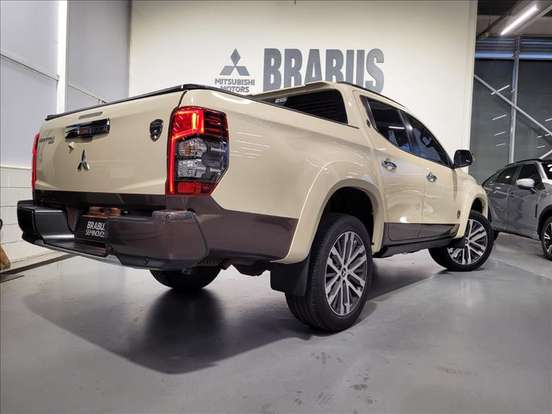 MITSUBISHI-L200 TRITON-2.4 16V TURBO DIESEL SPORT HPE-S TERRA CD 4P 4X4 AUTOMÁTICO MITSUBISHI-L200 TRITON-2024