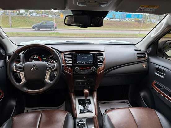 MITSUBISHI-L200 TRITON-2024