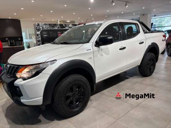 MITSUBISHI-L200 TRITON-2.4 16V TURBO DIESEL SPORT OUTDOOR GLS CD 4P 4X4 AUTOMÁTICO MITSUBISHI-L200 TRITON-2024