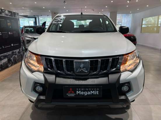 MITSUBISHI-L200 TRITON-2.4 16V TURBO DIESEL SPORT OUTDOOR GLS CD 4P 4X4 AUTOMÁTICO MITSUBISHI-L200 TRITON-2024