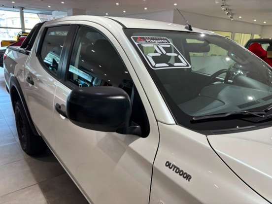 MITSUBISHI-L200 TRITON-2024