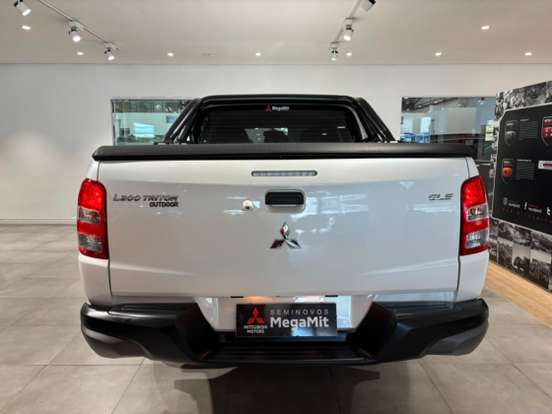 MITSUBISHI-L200 TRITON-2.4 16V TURBO DIESEL SPORT OUTDOOR GLS CD 4P 4X4 AUTOMÁTICO MITSUBISHI-L200 TRITON-2024