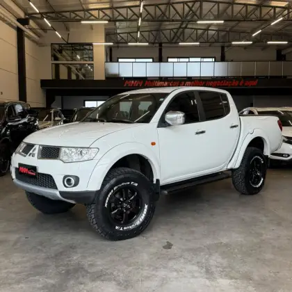 MITSUBISHI L200 TRITON 3.2 HPE 4X4 CD 16V TURBO INTERCOOLER DIESEL 4P AUTOMÁTICO