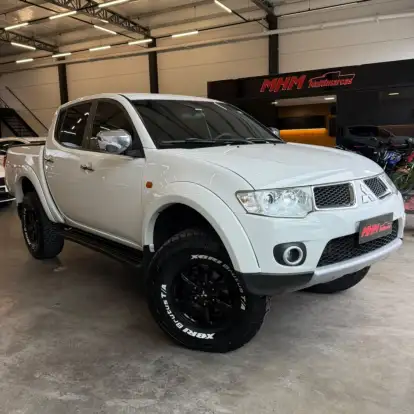 MITSUBISHI-L200 TRITON-3.2 HPE 4X4 CD 16V TURBO INTERCOOLER DIESEL 4P AUTOMÁTICO MITSUBISHI-L200 TRITON-2013