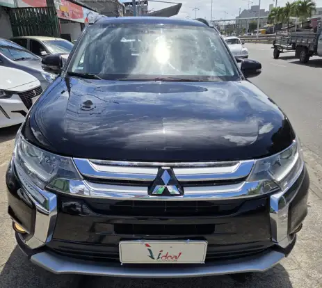 MITSUBISHI-OUTLANDER-2015