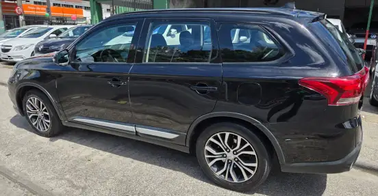 MITSUBISHI-OUTLANDER-2015