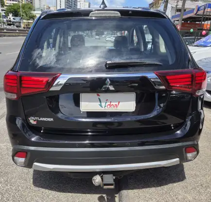 MITSUBISHI-OUTLANDER-2015