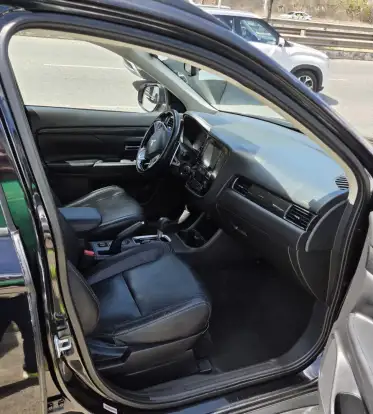 MITSUBISHI-OUTLANDER-2015