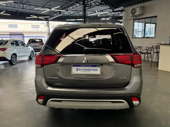 MITSUBISHI-OUTLANDER-2.0 MIVEC GASOLINA GLS AUTOMÁTICO MITSUBISHI-OUTLANDER-2018