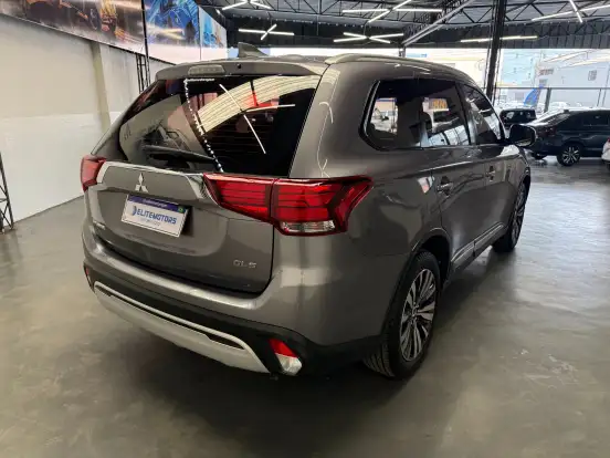 MITSUBISHI-OUTLANDER-2.0 MIVEC GASOLINA GLS AUTOMÁTICO MITSUBISHI-OUTLANDER-2018