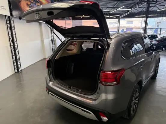 MITSUBISHI-OUTLANDER-2.0 MIVEC GASOLINA GLS AUTOMÁTICO MITSUBISHI-OUTLANDER-2018