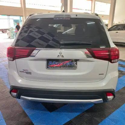 MITSUBISHI-OUTLANDER-2.2 4X4 16V DIESEL 4P AUTOMÁTICO MITSUBISHI-OUTLANDER-2015