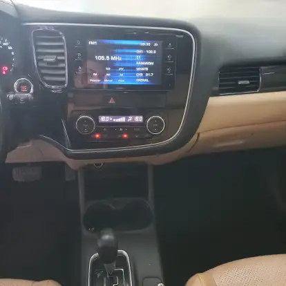 MITSUBISHI-OUTLANDER-2015