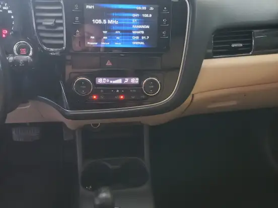 MITSUBISHI-OUTLANDER-2.2 4X4 16V DIESEL 4P AUTOMÁTICO MITSUBISHI-OUTLANDER-2015