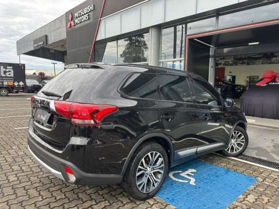MITSUBISHI-OUTLANDER-2.0 16V GASOLINA 4P AUTOMÁTICO MITSUBISHI-OUTLANDER-2015