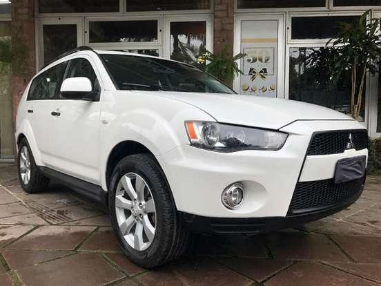 MITSUBISHI-OUTLANDER-2012