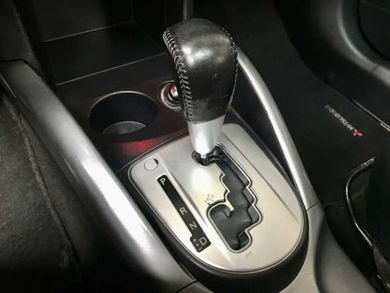 MITSUBISHI-OUTLANDER-2012