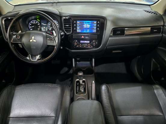 MITSUBISHI-OUTLANDER-2015