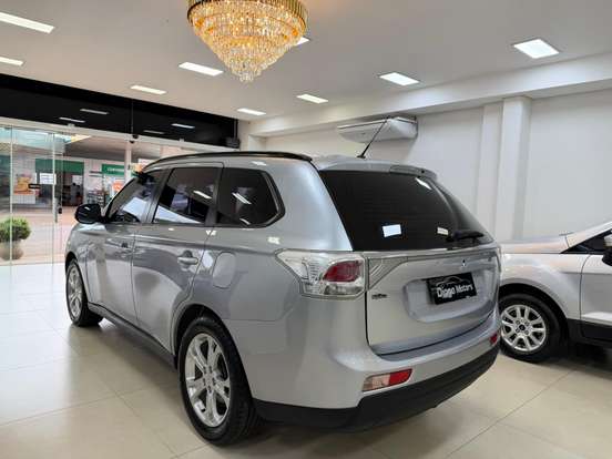 MITSUBISHI-OUTLANDER-2.0 16V GASOLINA 4P AUTOMÁTICO MITSUBISHI-OUTLANDER-2013