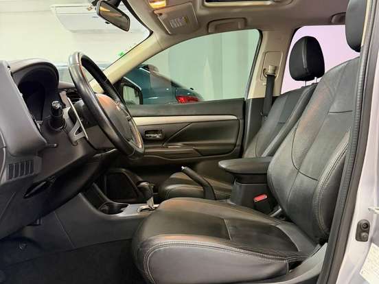 MITSUBISHI-OUTLANDER-2.0 16V GASOLINA 4P AUTOMÁTICO MITSUBISHI-OUTLANDER-2013