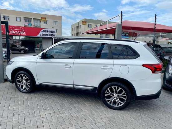 MITSUBISHI-OUTLANDER-2016
