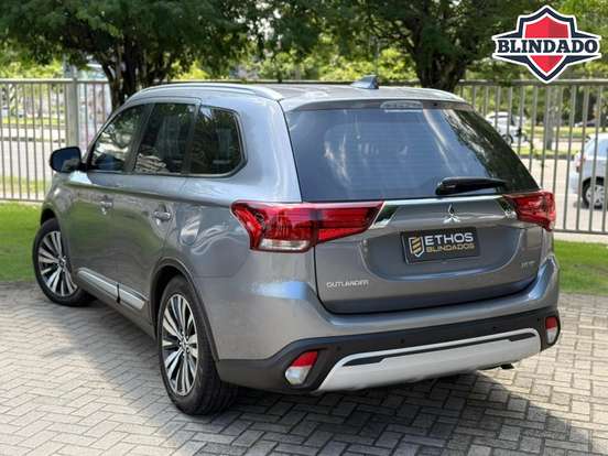 MITSUBISHI-OUTLANDER-2.0 MIVEC GASOLINA HPE AUTOMÁTICO MITSUBISHI-OUTLANDER-2018