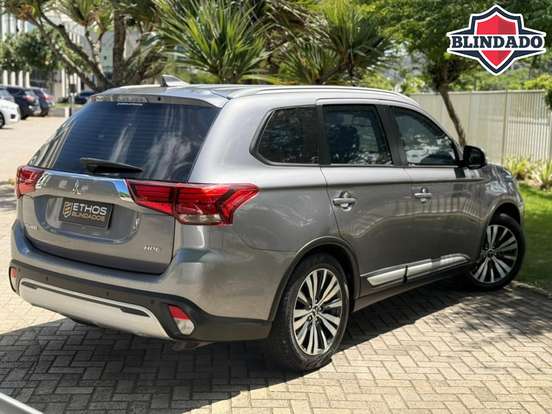 MITSUBISHI-OUTLANDER-2.0 MIVEC GASOLINA HPE AUTOMÁTICO MITSUBISHI-OUTLANDER-2018
