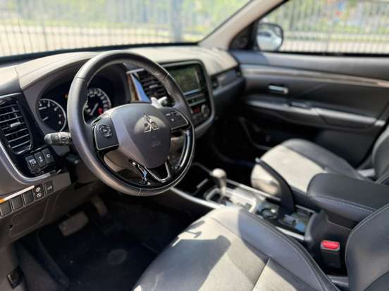 MITSUBISHI-OUTLANDER-2.0 MIVEC GASOLINA HPE AUTOMÁTICO MITSUBISHI-OUTLANDER-2018