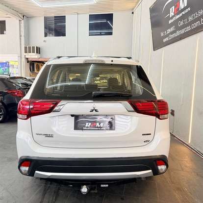 MITSUBISHI-OUTLANDER-2016