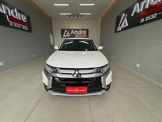 MITSUBISHI OUTLANDER 2.2 4X4 16V DIESEL 4P AUTOMÁTICO