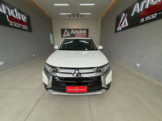 MITSUBISHI-OUTLANDER-2015