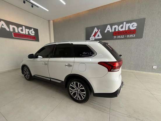 MITSUBISHI-OUTLANDER-2015