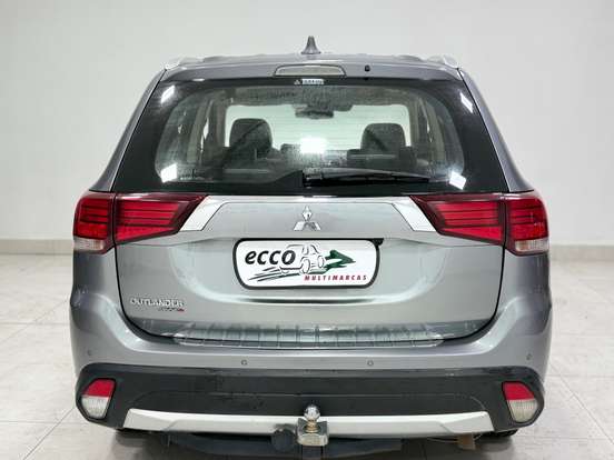 MITSUBISHI-OUTLANDER-2018