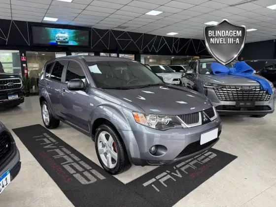 MITSUBISHI OUTLANDER 3.0 4X4 V6 24V GASOLINA 4P AUTOMÁTICO