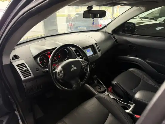 MITSUBISHI-OUTLANDER-2007