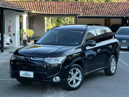 MITSUBISHI-OUTLANDER-3.0 GT 4X4 V6 24V GASOLINA 4P AUTOMÁTICO MITSUBISHI-OUTLANDER-2013