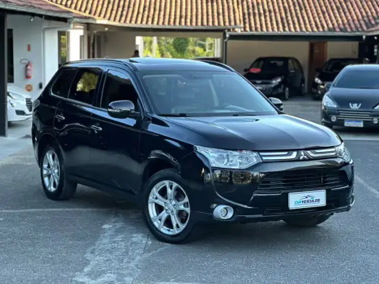 MITSUBISHI-OUTLANDER-2013