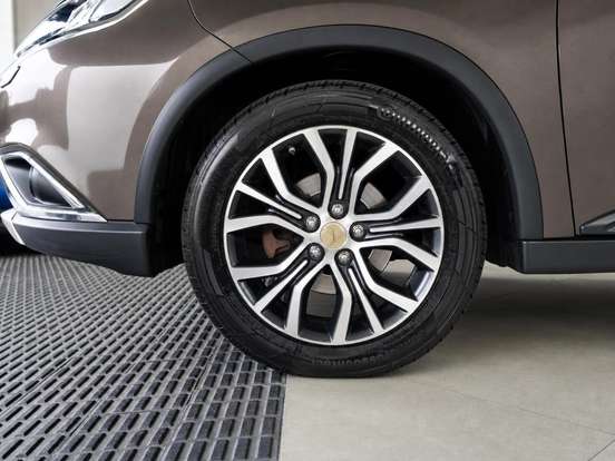MITSUBISHI-OUTLANDER-3.0 GT 4X4 V6 24V GASOLINA 4P AUTOMÁTICO MITSUBISHI-OUTLANDER-2017