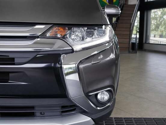 MITSUBISHI-OUTLANDER-3.0 GT 4X4 V6 24V GASOLINA 4P AUTOMÁTICO MITSUBISHI-OUTLANDER-2017