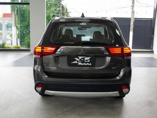 MITSUBISHI-OUTLANDER-3.0 GT 4X4 V6 24V GASOLINA 4P AUTOMÁTICO MITSUBISHI-OUTLANDER-2017