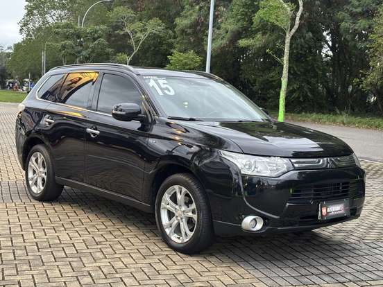 MITSUBISHI-OUTLANDER-3.0 GT 4X4 V6 24V GASOLINA 4P AUTOMÁTICO MITSUBISHI-OUTLANDER-2014