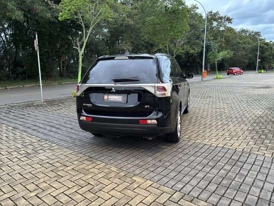 MITSUBISHI-OUTLANDER-3.0 GT 4X4 V6 24V GASOLINA 4P AUTOMÁTICO MITSUBISHI-OUTLANDER-2014