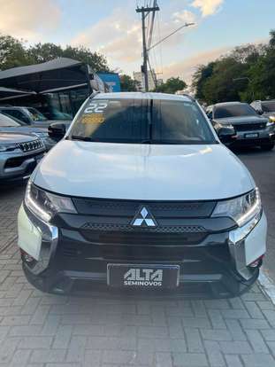 MITSUBISHI-OUTLANDER-2021