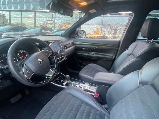 MITSUBISHI-OUTLANDER-3.0 MIVEC V6 GASOLINA HPE-S BLACK EDITION AWD AUTOMÁTICO MITSUBISHI-OUTLANDER-2021