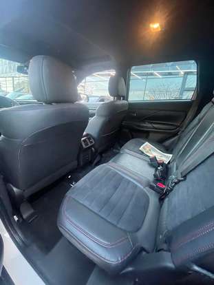 MITSUBISHI-OUTLANDER-2021