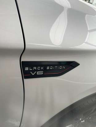 MITSUBISHI-OUTLANDER-2021