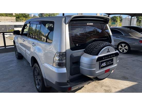 MITSUBISHI-PAJERO-2008
